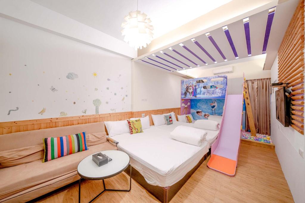 Treasure House room 2